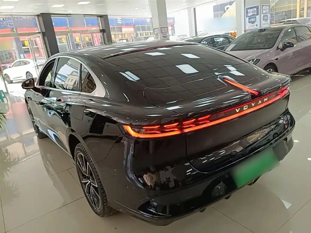 Voyah Zhuiguang PHEV 4 WD Ultra Long Range Flagship