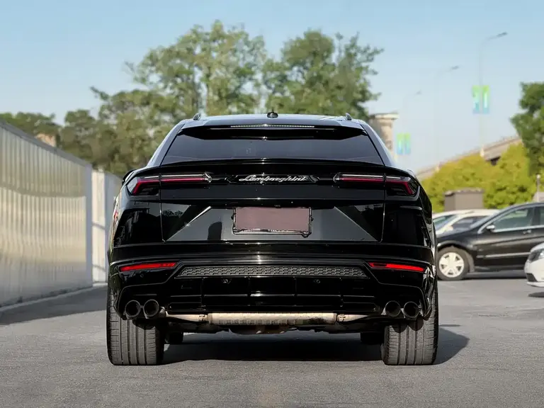 Lamborghini Urus 4.0 T V8