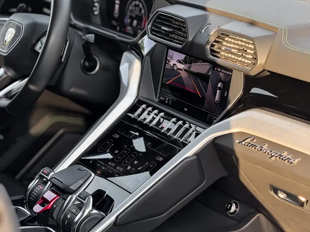 Urus 4.0 T V8