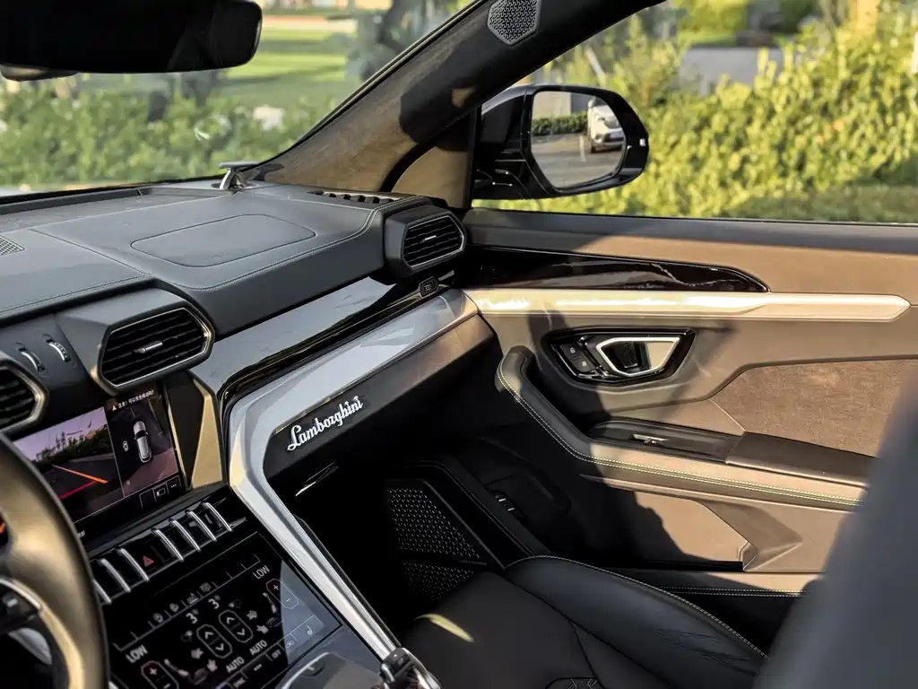 Urus 4.0 T V8