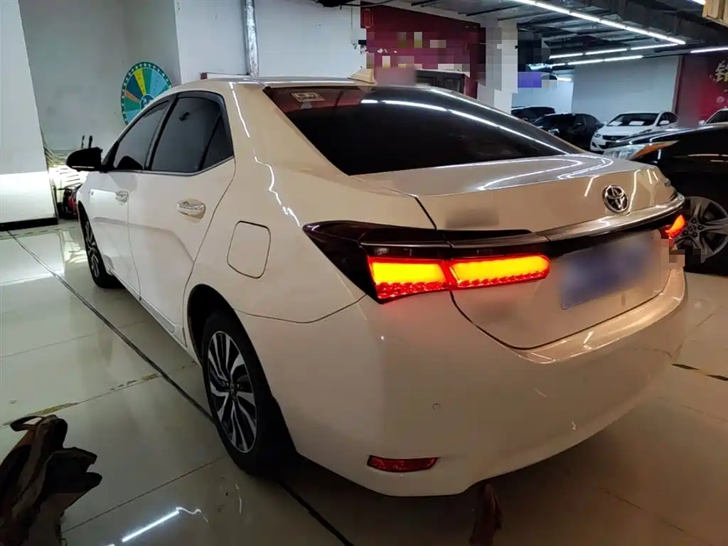 Corolla Facelift Dual Engine 1.8 L E-CVT Elite