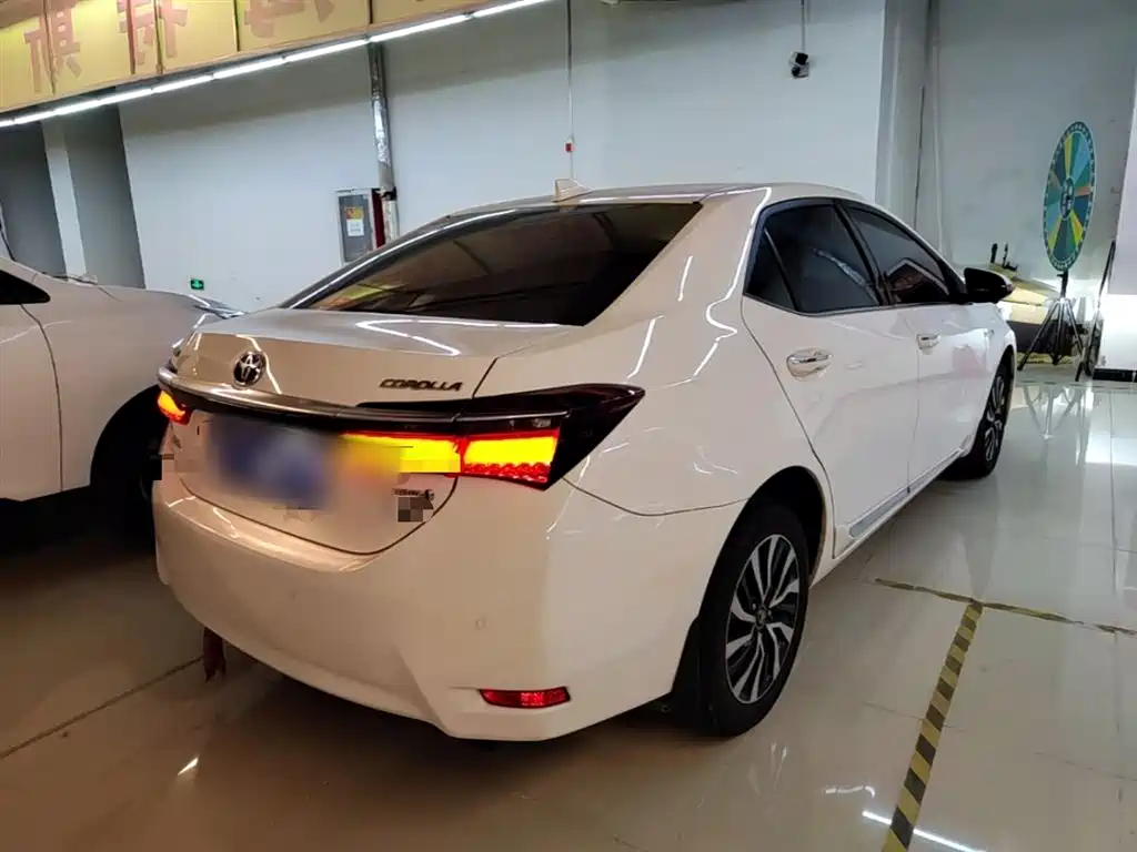 Corolla Facelift Dual Engine 1.8 L E-CVT Elite