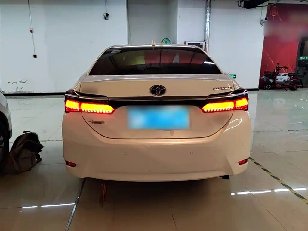 Corolla Facelift Dual Engine 1.8 L E-CVT Elite