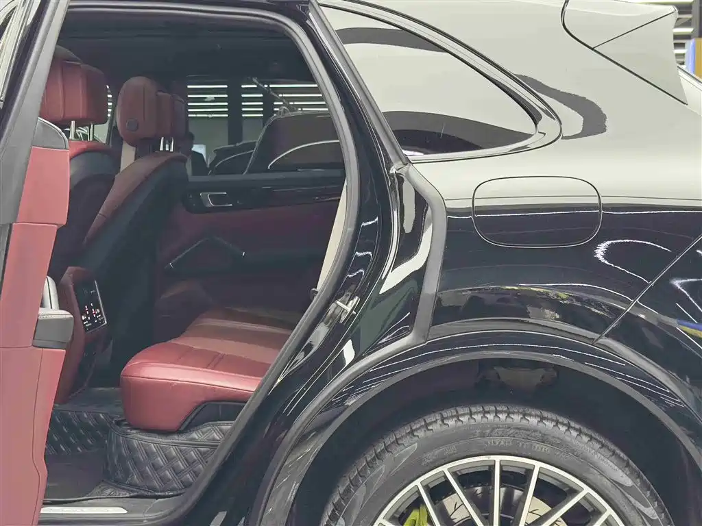 Cayenne NEV Cayenne E-Hybrid 2.0 T Platinum