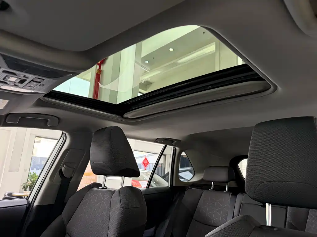 RAV4 Dual Engine 2.5 L E-CVT 2 WD Elite