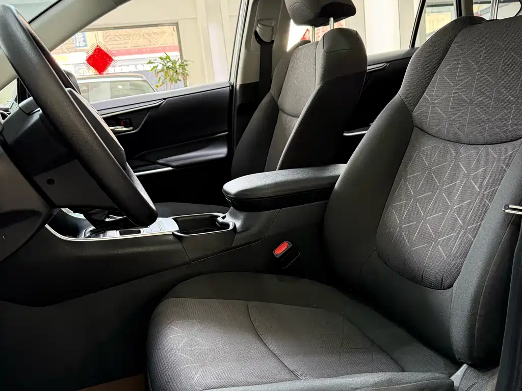 RAV4 Dual Engine 2.5 L E-CVT 2 WD Elite