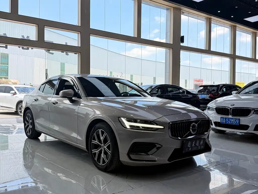 Volvo S60 B4 Smart Ease Luxury