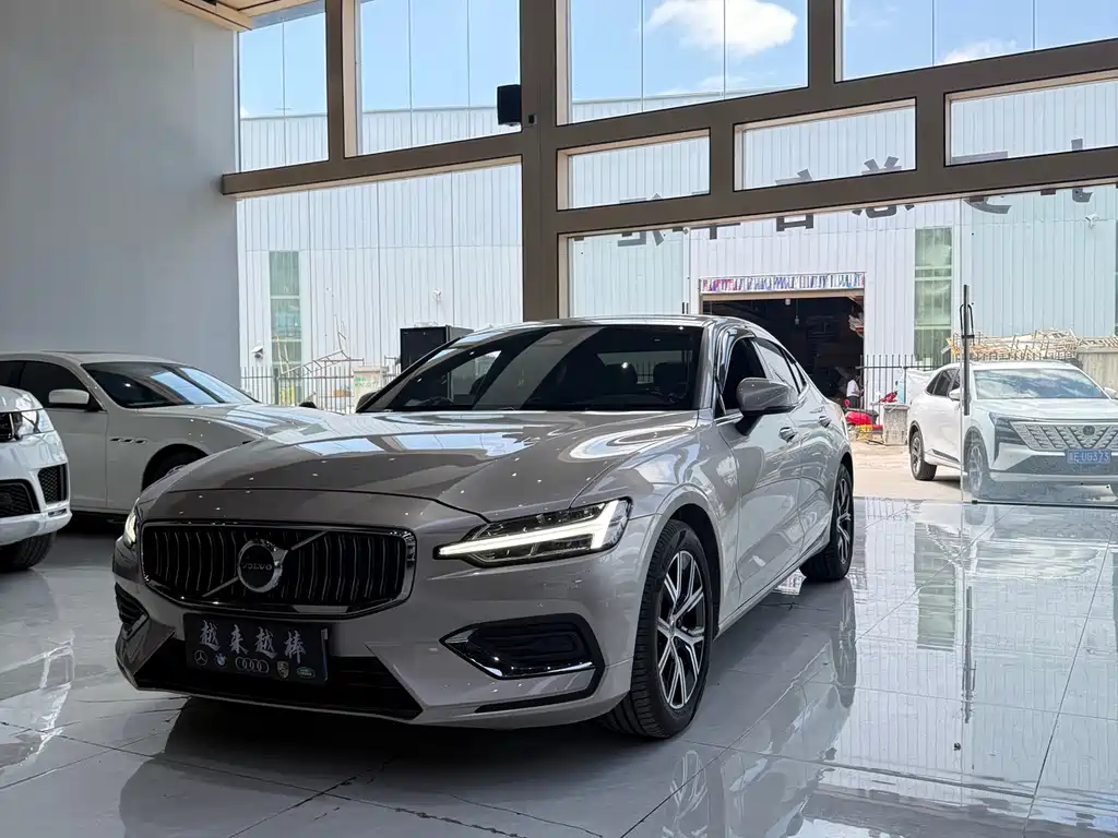 Volvo S60 B4 Smart Ease Luxury