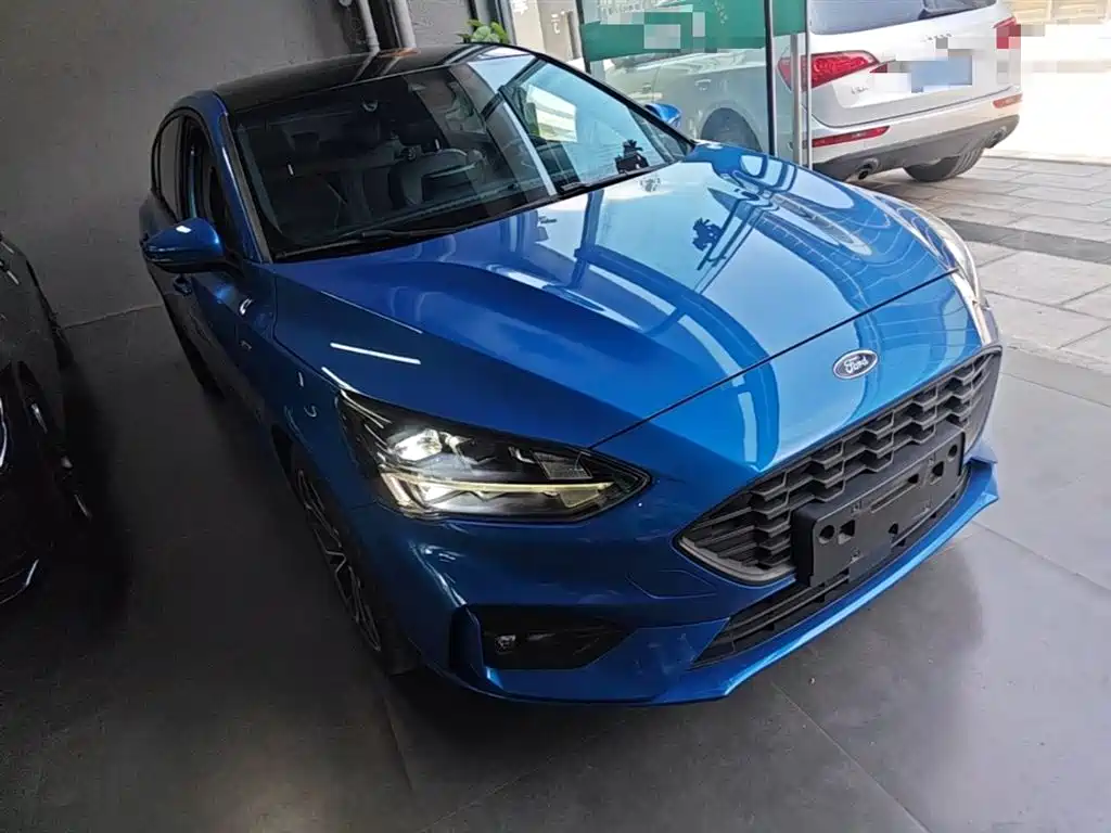 Focus Hatchback EcoBoost 180 Auto ST Line