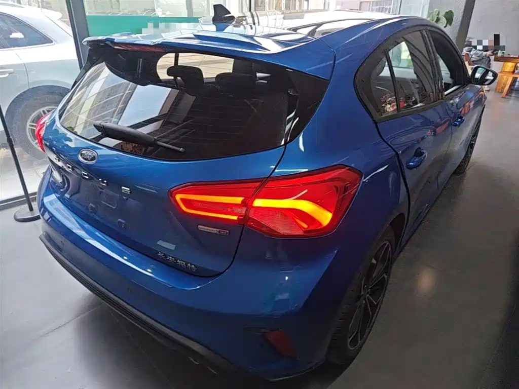 Focus Hatchback EcoBoost 180 Auto ST Line