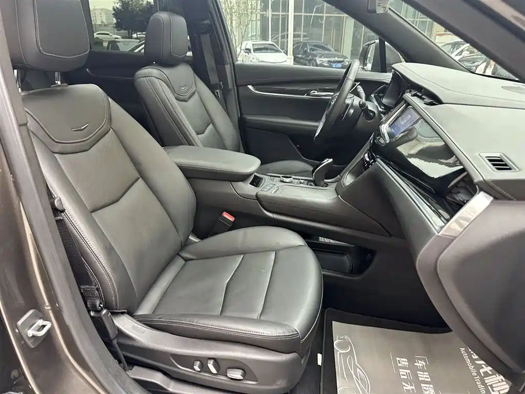 Cadillac XT6 凯迪拉克XT6 2020款 28 T 六座四驱豪华运动型