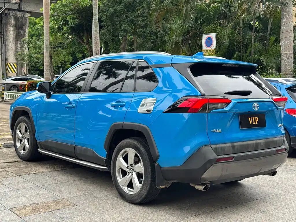 RAV4 2.0 L CVT 2 WD Style