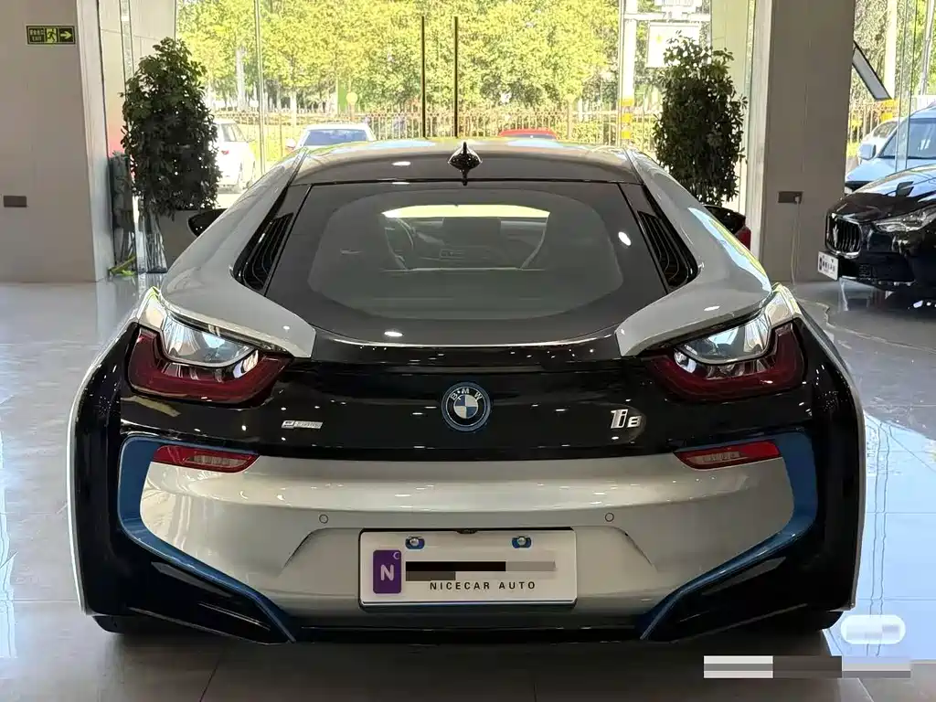 BMW i8 Standard