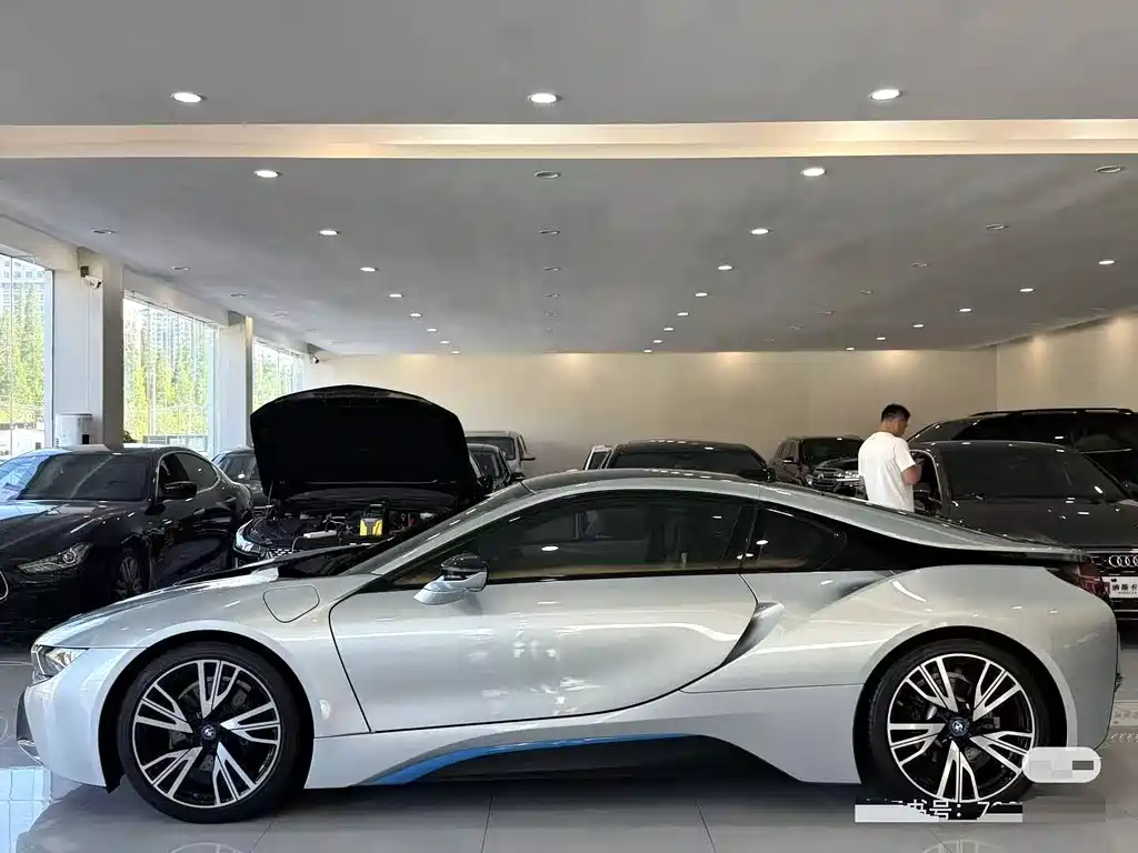 BMW i8 Standard