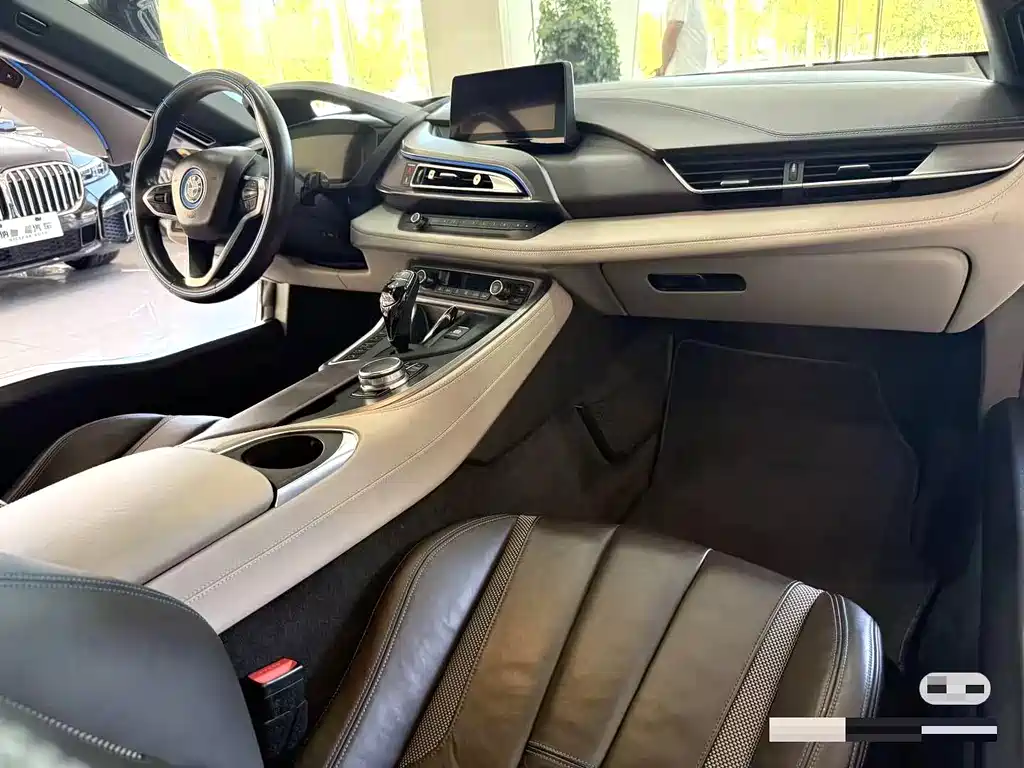 BMW i8 Standard