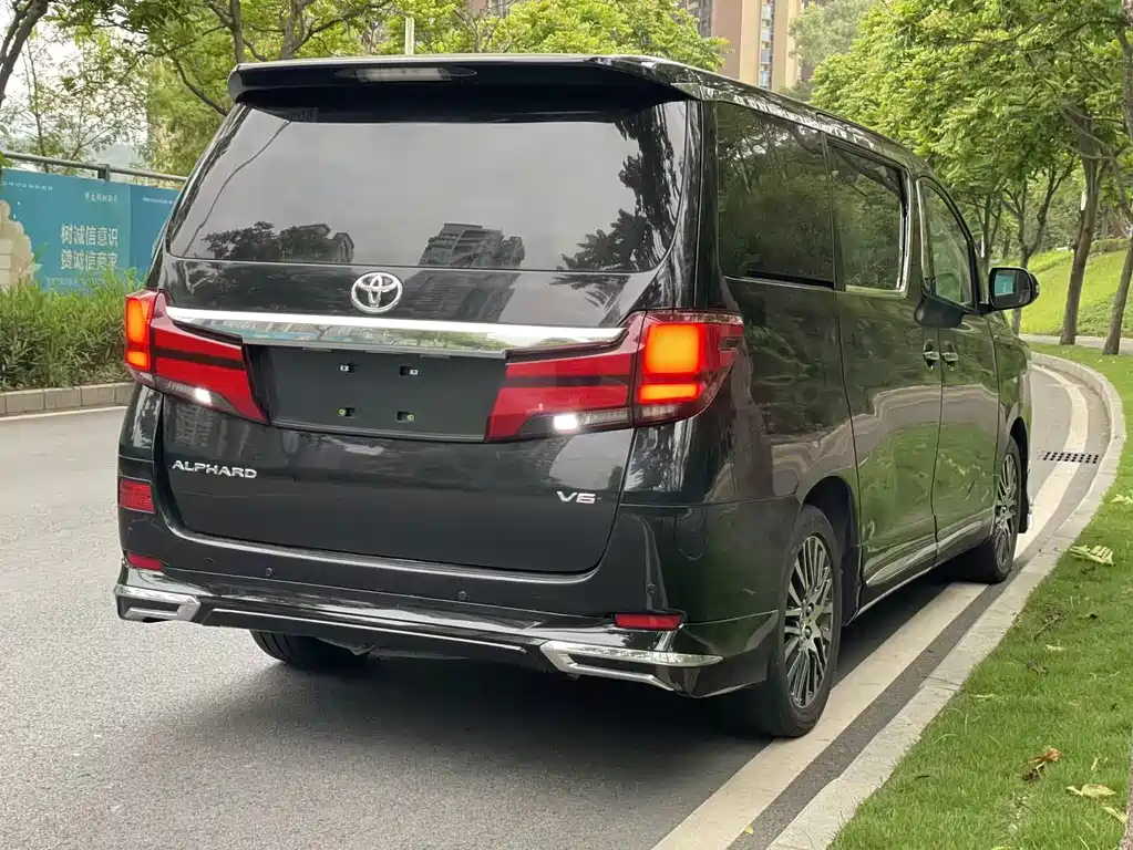 Alphard 3.5 L Luxury