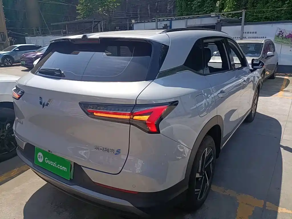Wuling Starlight S 130 km Flagship