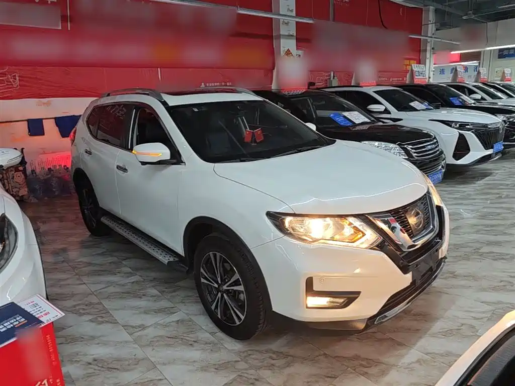 X-Trail 2.5 L CVT Connected Luxury 4 WD