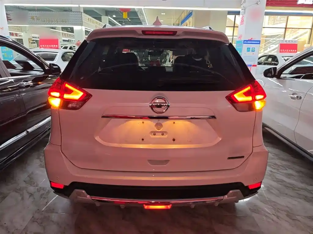 X-Trail 2.5 L CVT Connected Luxury 4 WD