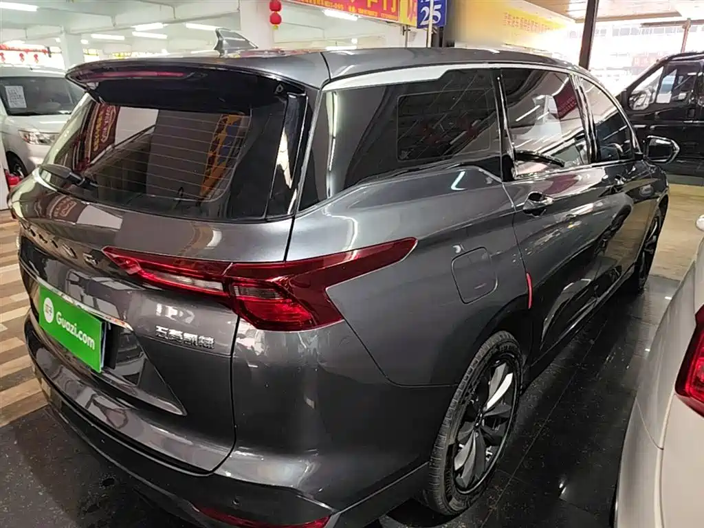 Wuling Victory 1.5 T CVT Distinguished