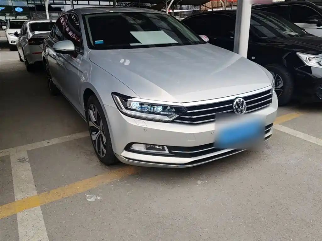 Magotan 330 TSI DSG Distinguished