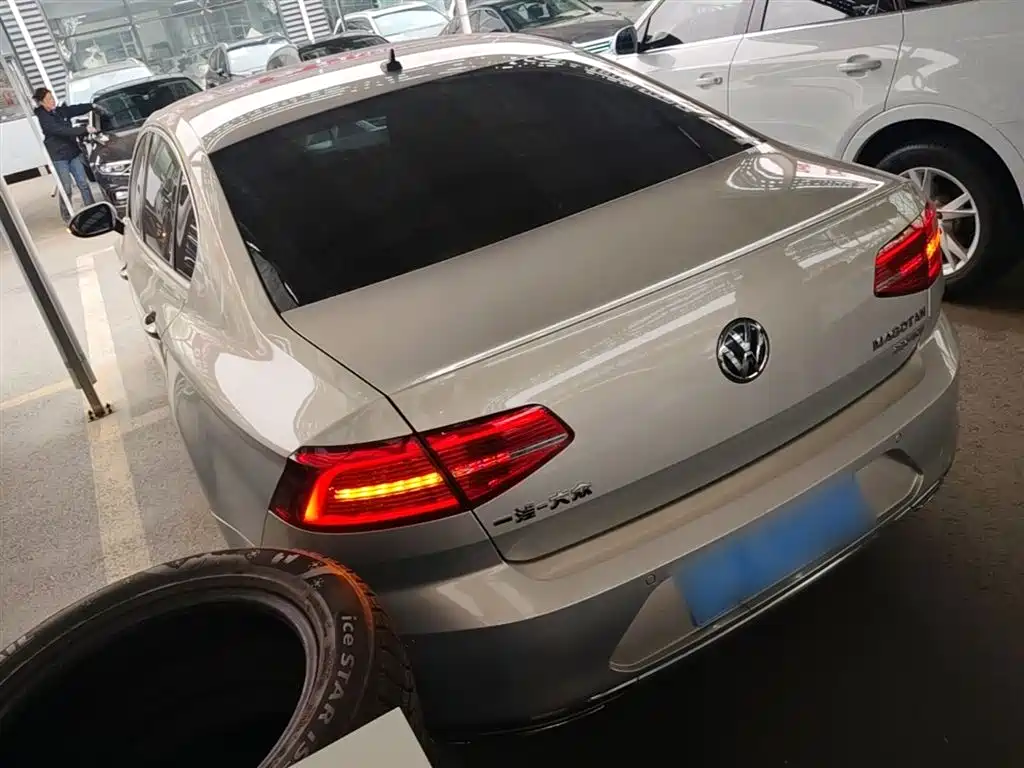 Magotan 330 TSI DSG Distinguished