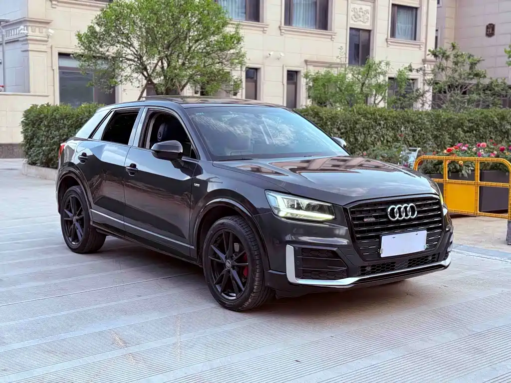 Audi Q2 L 35 TFSI Progressive Dynamic