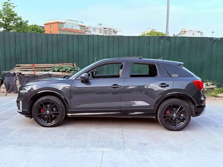Audi Q2 L 35 TFSI Progressive Dynamic
