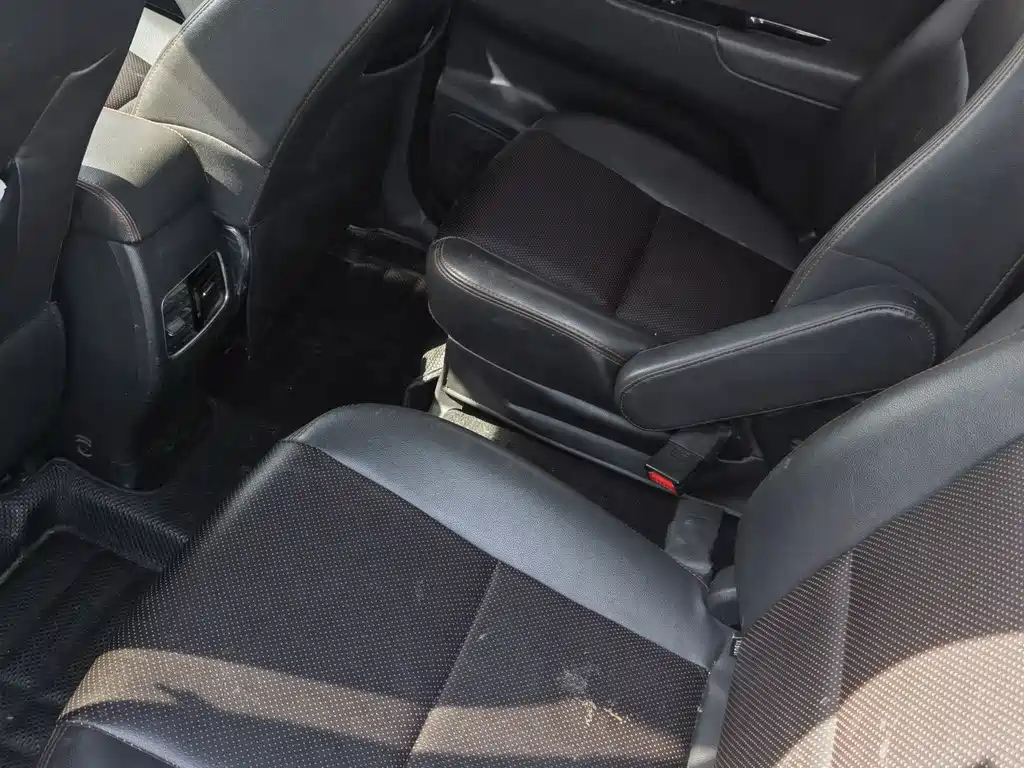 Changan Oshan A600 长安欧尚A600 2016款 1.5 L 手动豪华型6座
