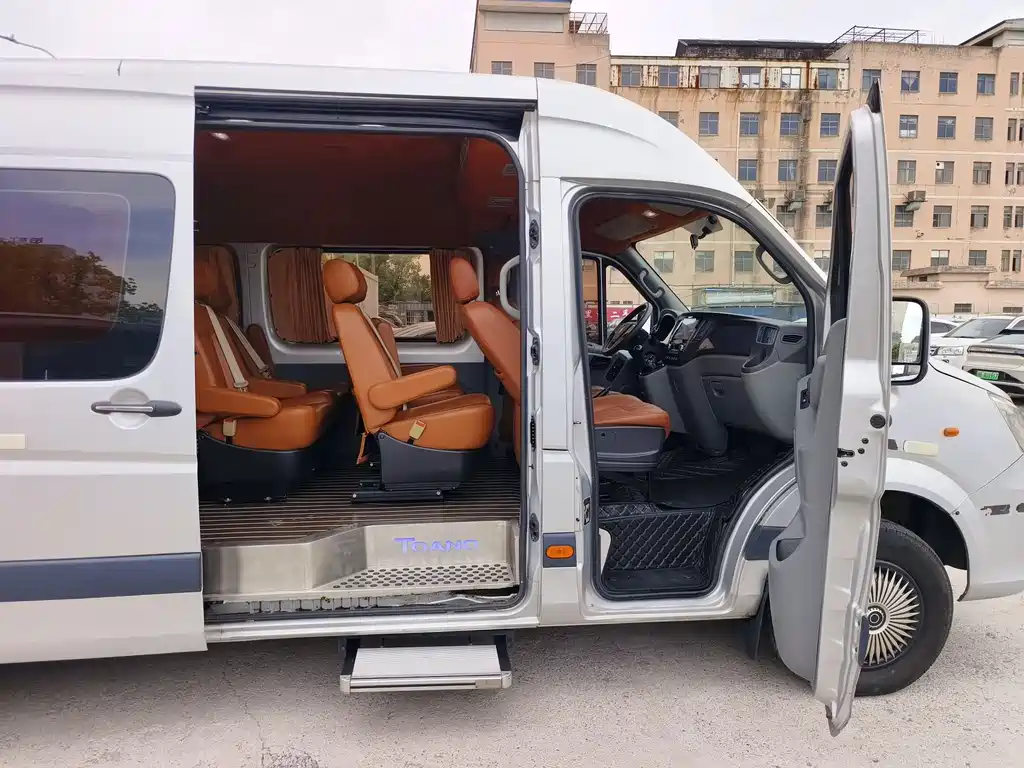 Toano 图雅诺 2020款 2.5 T 手动通途加长轴中顶9座4 J25 TC3