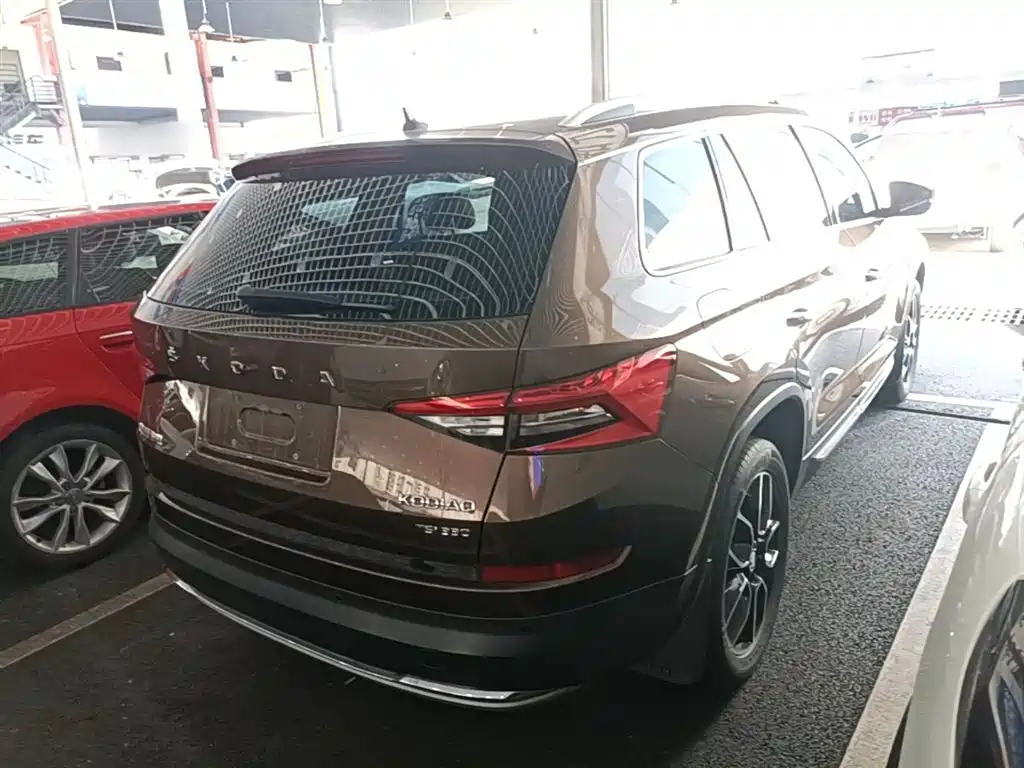 Kodiaq 柯迪亚克 2019款 改款 TSI330 7座两驱豪华优享版 国VI