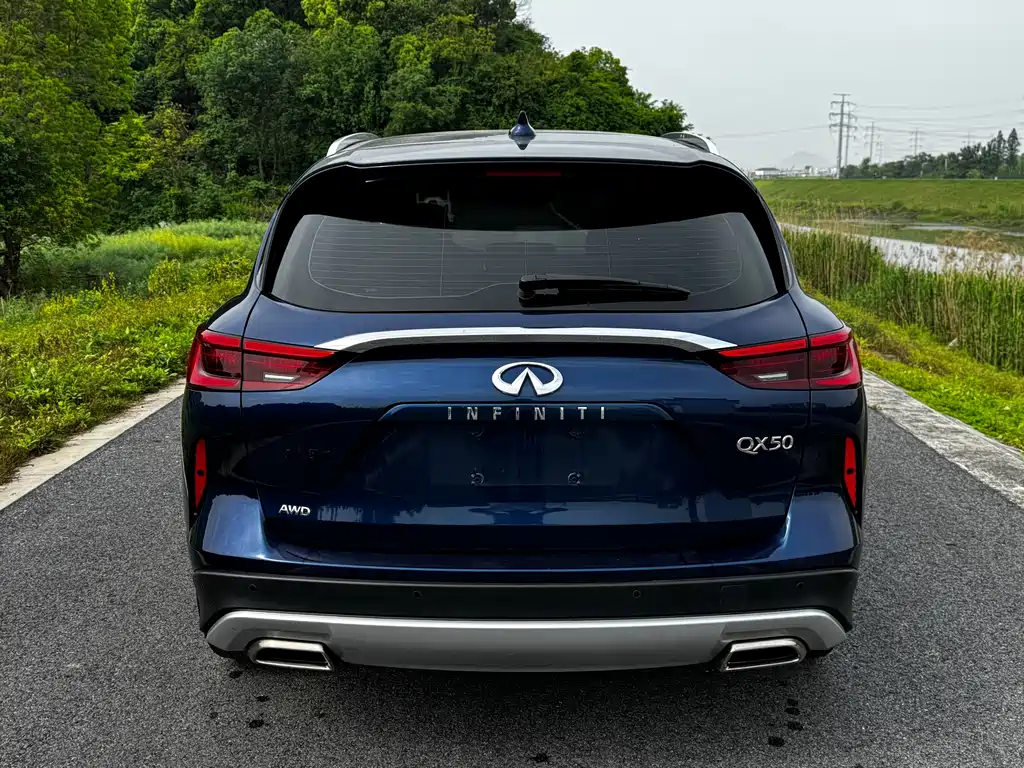 Infiniti QX50 2.0 T 4 WD Luxury