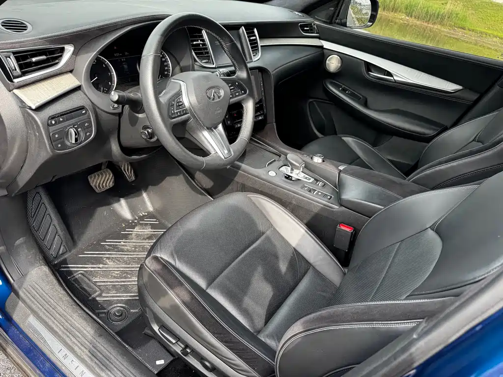Infiniti QX50 2.0 T 4 WD Luxury