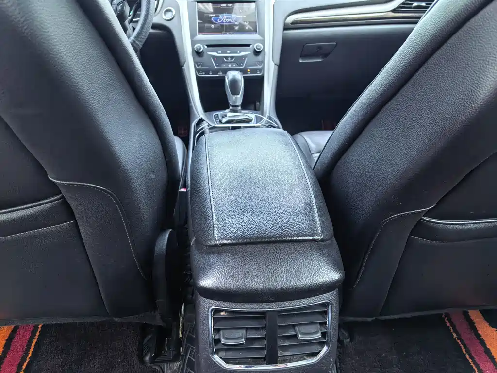 Mondeo 2.0 L GTDi200 Luxury