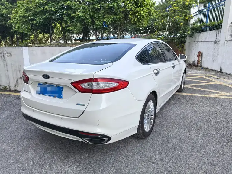 Ford Mondeo 2.0 L GTDi200 Luxury
