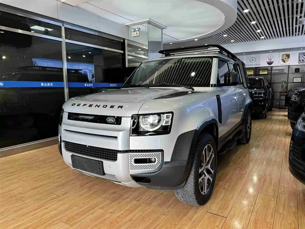 Land Rover Defender 110 P400 Dark Special Edition