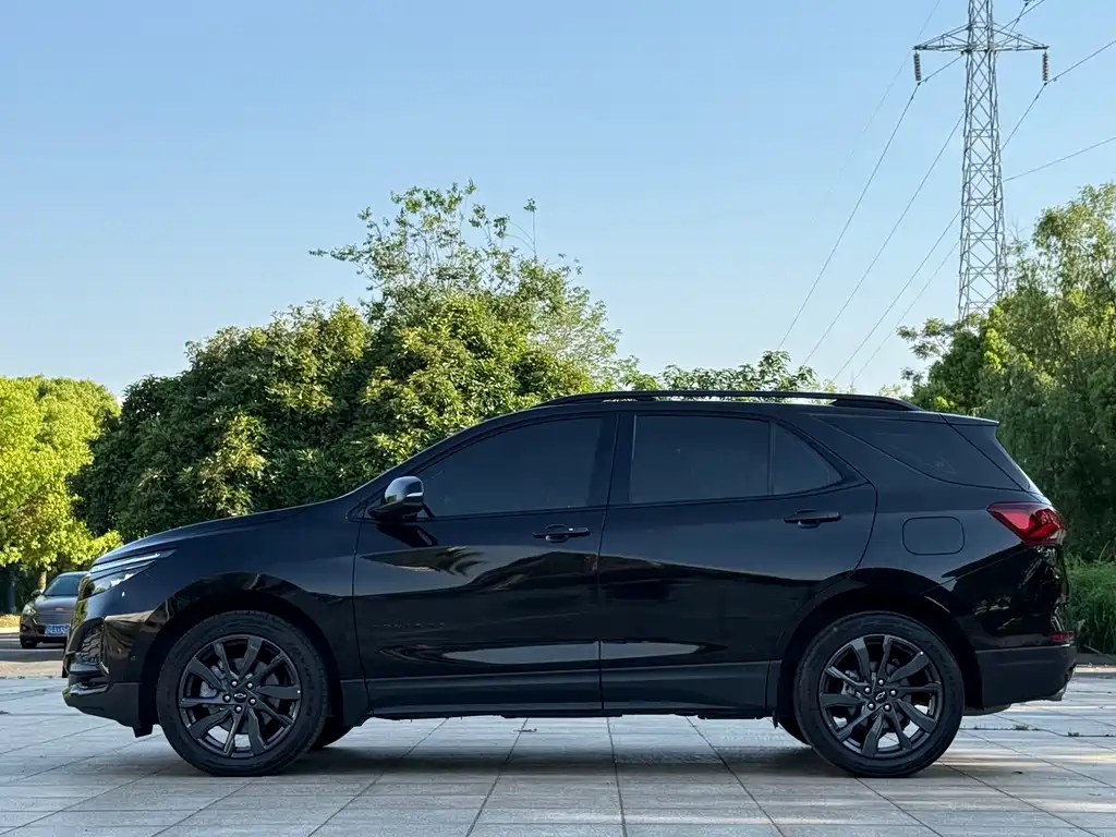 Equinox 550 T RS 4 WD Intelligent Guard World