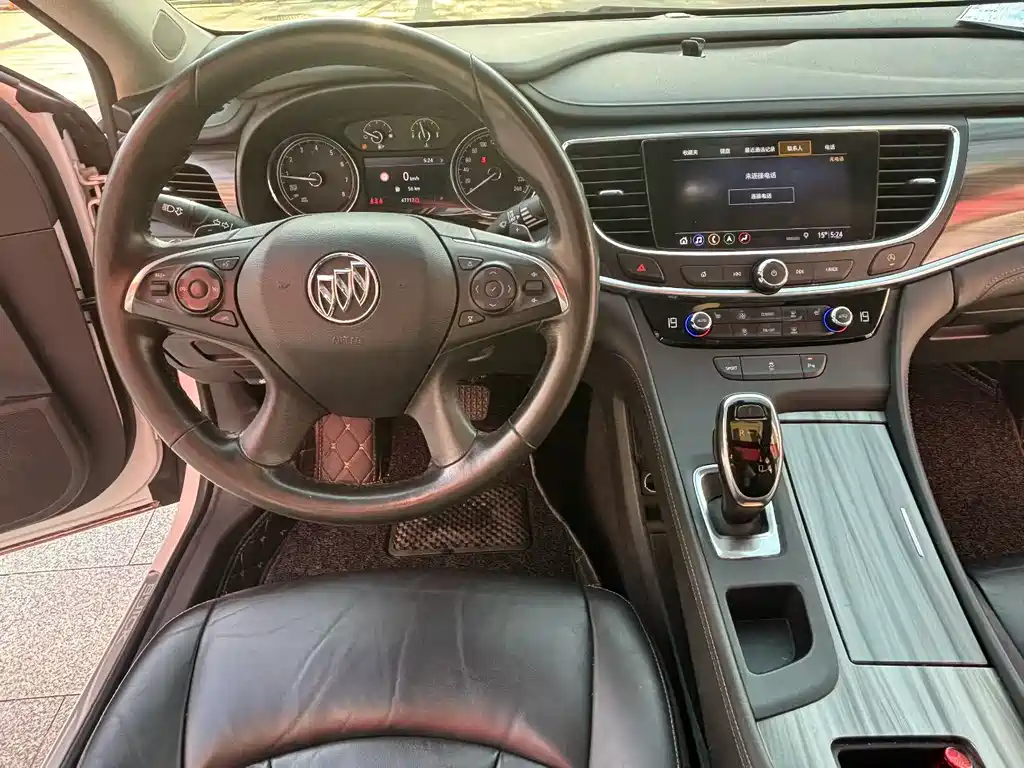 LaCrosse 28 T Luxury