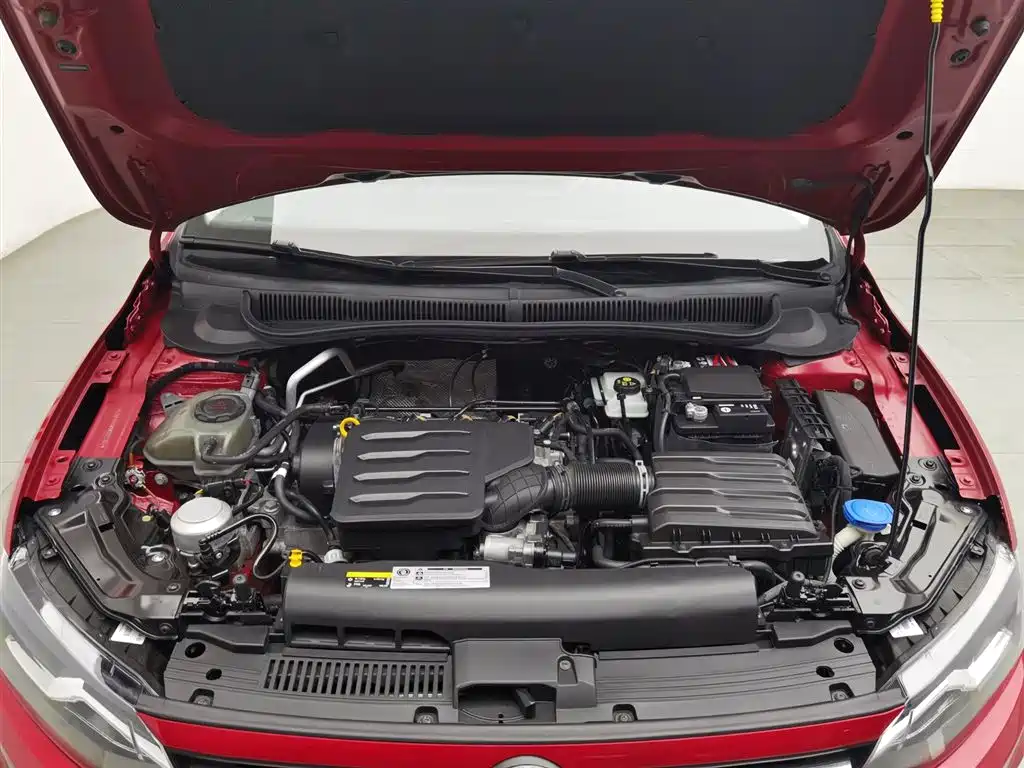 Polo Plus 1.5 L Auto Colorful Tech