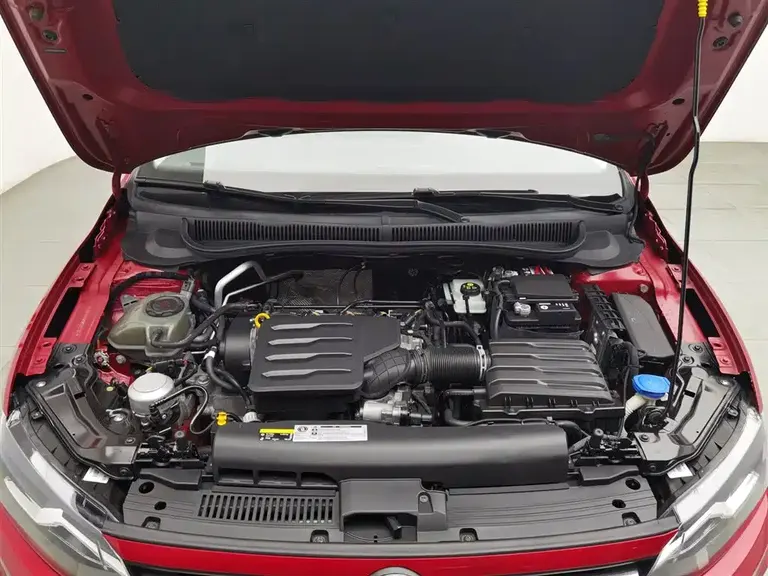 Volkswagen Polo Plus 1.5 L Auto Colorful Tech