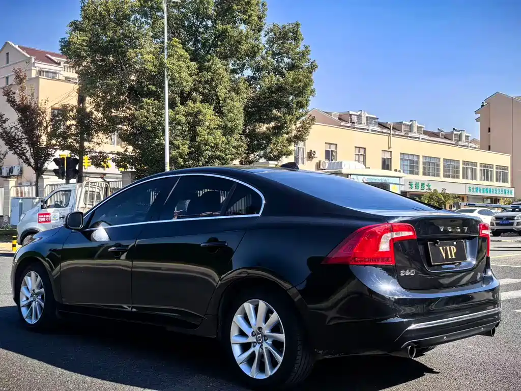 Volvo S60 S60 L 2.0 T Smart Vision