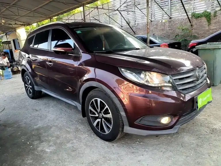 Dongfeng Fengguang 580 Facelift 1.5 T CVT Luxury