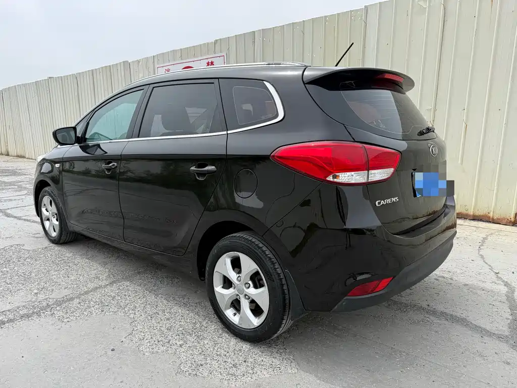 Carens 2.0 L 5-seat Auto Standard CN-IV