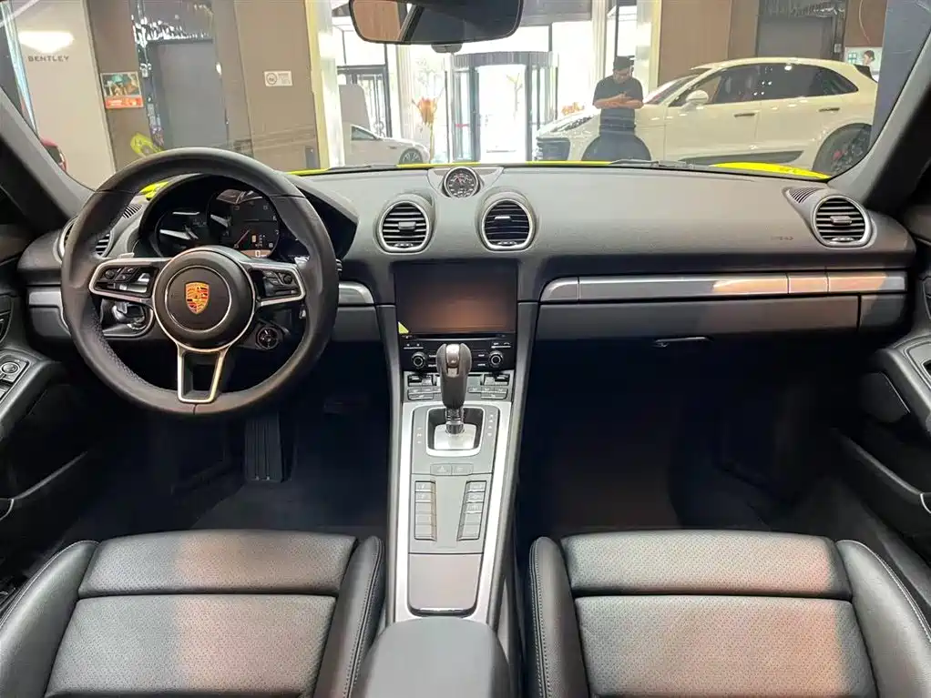 Porsche 718 Cayman 2.0 T