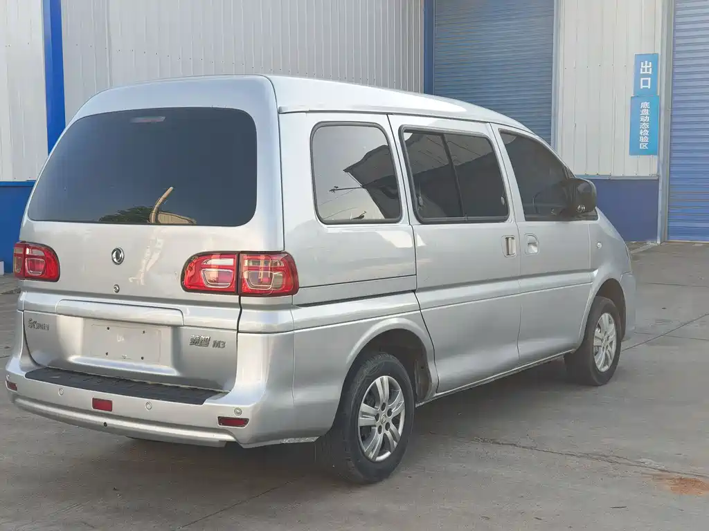 Lingzhi 菱智 2018款 M3 1.5 L 5座基本型