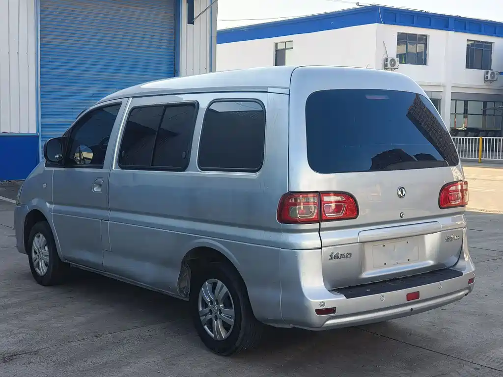 Lingzhi 菱智 2018款 M3 1.5 L 5座基本型