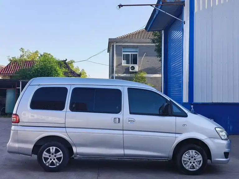 Dongfeng Lingzhi 菱智 2018款 M3 1.5 L 5座基本型