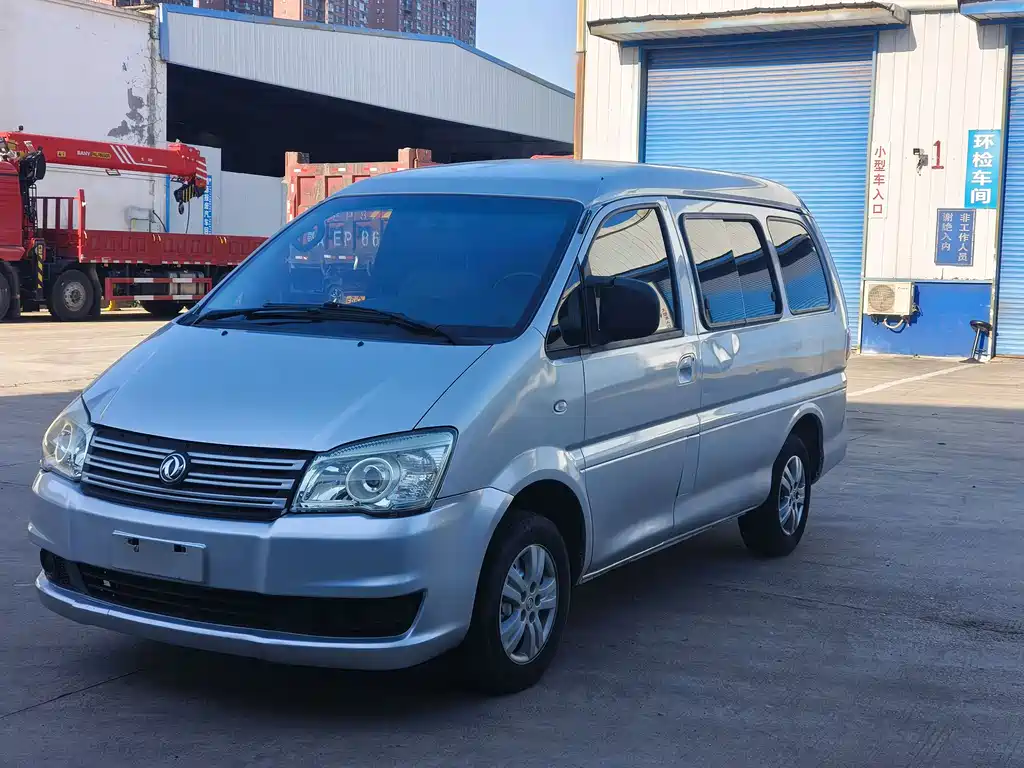 Lingzhi 菱智 2018款 M3 1.5 L 5座基本型