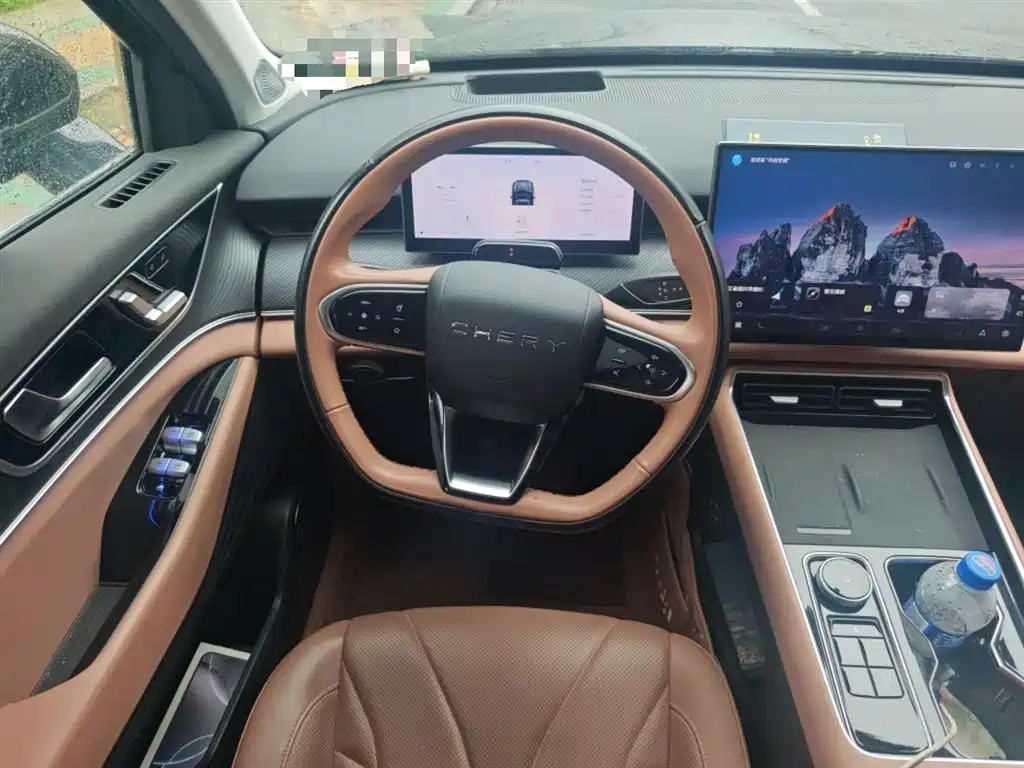 Tiggo 8 L 2.0 T 2 WD Distinguished 5-seat
