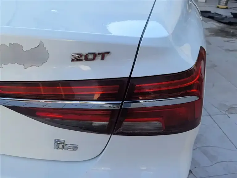 Roewe i6 Classic 20 T Auto Flagship